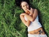 Angelina Jolie - Picture 224 - 1024x768