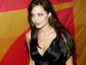 Angelina Jolie - Picture 112 - 1024x768