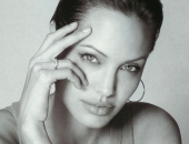 Angelina Jolie - Picture 21 - 1024x768